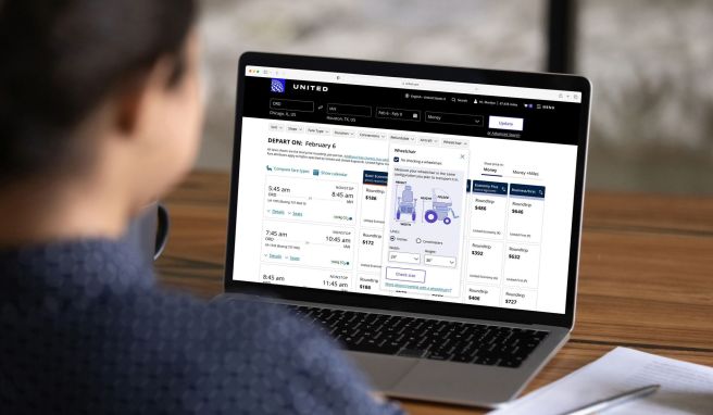 Transport im Flieger  United Airlines: Bessere Flugsuche für Menschen im Rollstuhl