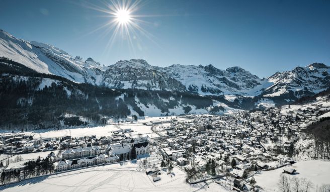 Skifahren in der Schweiz  Tiefschnee am Titlis: Winter in Engelberg