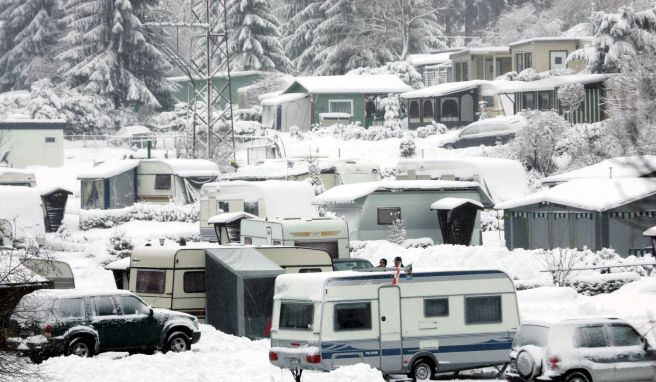 Wohnmobil und Caravan  Beim Wintercamping an genügend Gasreserve denken