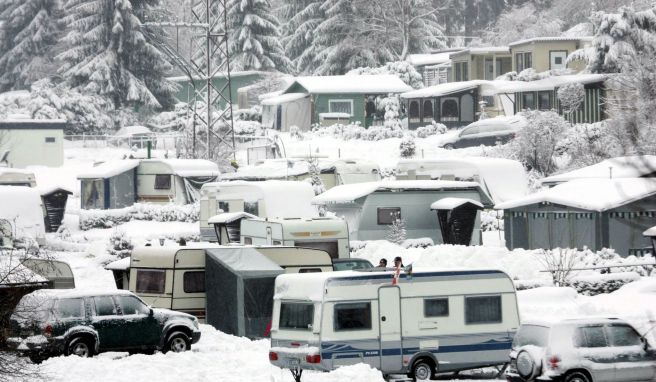 Wohnmobil und Caravan Beim Wintercamping an genügend Gasreserve denken
