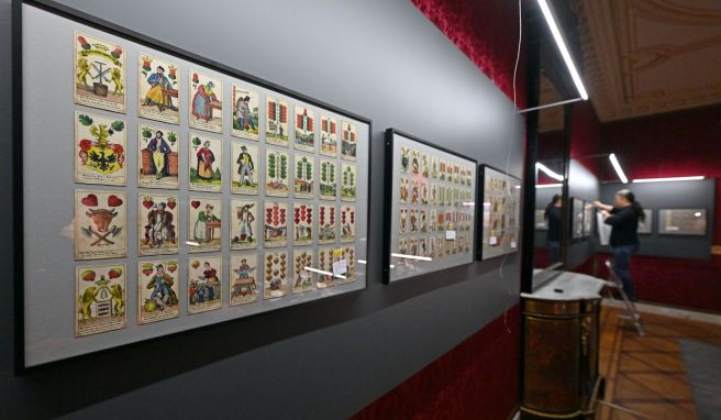 Im Residenzschloss Altenburg ist ab dem 21. Mai die Sonderausstellung «Alles in einer Hand - 100 Jahre Spielkartenmuseum Altenburg» zu sehen.