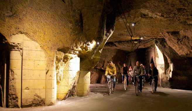 Mit dem Drahtesel durch den Weinkeller von Bouvet Ladubay Prickelnde Fahrradtour