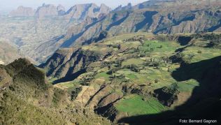 Die schroffen Klippen und die lieblichen Hochebenen gehören zum Schönsten, was der Kontinent zu bieten hat. Die schroffen Klippen und die lieblichen Hochebenen gehören zum Schönsten, was der Kontinent zu bieten hat.