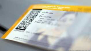 Das Ticket ist da - doch der Flug ging nicht? Dann bekommen Verbraucher ihr Geld zurück. Zahlt die Airline nicht, können sie sich wehren Das Ticket ist da - doch der Flug ging nicht? Dann bekommen Verbraucher ihr Geld zurück. Zahlt die Airline nicht, können sie sich wehren