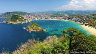 Blick über die Muschelbucht hinweg auf San Sebastián Blick über die Muschelbucht hinweg auf San Sebastián