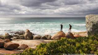 Bay of Fires auf Tasmanien: Benannt ist die Bucht nach den Feuern, die die Bewohner hier einst entzündet hatten Bay of Fires auf Tasmanien: Benannt ist die Bucht nach den Feuern, die die Bewohner hier einst entzündet hatten