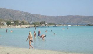Elafonisi ist besonders für Familien mit kleinen Kindern geeignet.##Foto: flickr.com mueritz Elafonisi ist besonders für Familien mit kleinen Kindern geeignet.