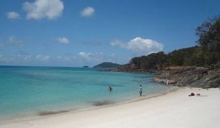 Nur wenige Gäste am Whitehaven Strand.##Foto: flickr.com kevgibbo Nur wenige Gäste am Whitehaven Strand.