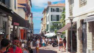 Tourismus in Biarritz. Mehrere kleine Hotels ärgern sich über die Kommissionen der Buchungsportale und rufen nun zu Direktbuchungen auf Tourismus in Biarritz. Mehrere kleine Hotels ärgern sich über die Kommissionen der Buchungsportale und rufen nun zu Direktbuchungen auf
