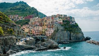 Riomaggiore, Manarola, Corniglia, Vernazza und Monterosso gehören zu den »Cinque Terre« Riomaggiore, Manarola, Corniglia, Vernazza und Monterosso gehören zu den »Cinque Terre«