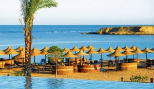 Der Wüstenclub Magic Life Kalawy Imperial nahe Hurghada hat eine eigene Lagune##Foto: Der Wüstenclub Magic Life Kalawy Imperial nahe Hurghada hat eine eigene Lagune