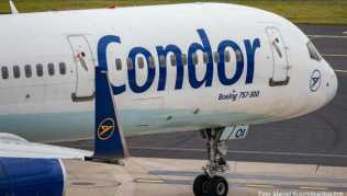 Soll ich jetzt noch fliegen? Angesichts von Covid-19 halten sich viele Reisende zurück Soll ich jetzt noch fliegen? Angesichts von Covid-19 halten sich viele Reisende zurück