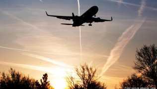 Die Airlines nehmen wieder ihren Betrieb auf. Um mehr Kunden zu gewinnen, könnten die Fluggesellschaften in den kommenden Wochen auf niedrige Ticketpreise setzen Die Airlines nehmen wieder ihren Betrieb auf. Um mehr Kunden zu gewinnen, könnten die Fluggesellschaften in den kommenden Wochen auf niedrige Ticketpreise setzen