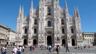 Der Mailänder Dom war stets eine hochfrequentierte Sehenswürdigkeit - doch nun ist der Tourismus im Norden Italiens wegen Corona in weiten Teilen zum Erliegen gekommen Der Mailänder Dom war stets eine hochfrequentierte Sehenswürdigkeit - doch nun ist der Tourismus im Norden Italiens wegen Corona in weiten Teilen zum Erliegen gekommen