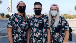 Die Mallorca-Urlauber Sabine (r), Alex und Renate hatten ihre Koffer bereits für den Hinflug gepackt, als sie von der Reisewarnung erfuhren Die Mallorca-Urlauber Sabine (r), Alex und Renate hatten ihre Koffer bereits für den Hinflug gepackt, als sie von der Reisewarnung erfuhren