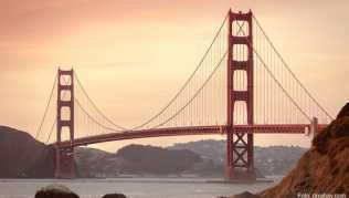 Die Golden Gate Bridge in San Francisco ist ein beliebtes Reiseziel in den USA Die Golden Gate Bridge in San Francisco ist ein beliebtes Reiseziel in den USA