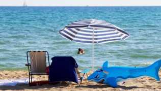 Doch kein Urlaub? Reiseveranstalter setzen zunehmend auf flexible Tarife, die mit einem Aufpreis verbunden sind und das kurzfristige Stornieren ohne Zusatzkosten ermöglichen Doch kein Urlaub? Reiseveranstalter setzen zunehmend auf flexible Tarife, die mit einem Aufpreis verbunden sind und das kurzfristige Stornieren ohne Zusatzkosten ermöglichen
