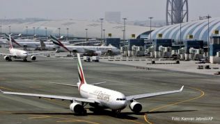 Viele Flüge werden auf den Flughafen Dubai World Central (DWC) umverlegt Viele Flüge werden auf den Flughafen Dubai World Central (DWC) umverlegt