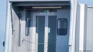 Bei wem liegt die Beweislast, wenn die Fluggesellschaft ein Selbstverschulden der Passagiere anführt Bei wem liegt die Beweislast, wenn die Fluggesellschaft ein Selbstverschulden der Passagiere anführt