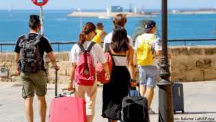 Ein neues Gesetz tritt in Kraft, das Pauschalurlauber über einen Fonds besser gegen eine Insolvenz des Reiseveranstalters absichern soll Ein neues Gesetz tritt in Kraft, das Pauschalurlauber über einen Fonds besser gegen eine Insolvenz des Reiseveranstalters absichern soll
