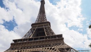 Der Eiffelturm in Paris hat wegen eines Streiks seine Pforten für Besucher geschlossen. Wann das Pariser Wahrzeichen wieder öffnen wird, ist unklar Der Eiffelturm in Paris hat wegen eines Streiks seine Pforten für Besucher geschlossen.