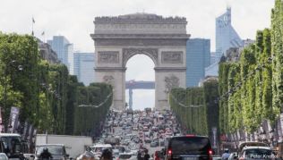 In der Umweltzone von Paris ist die Plakette »Crit'Air« vorgeschrieben In der Umweltzone von Paris ist die Plakette »Crit'Air« vorgeschrieben