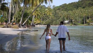 In einigen Hotels erhält die frischgebackene Braut auf den Übernachtungspreis ganze 100 Prozent Ermäßigung In einigen Hotels erhält die frischgebackene Braut auf den Übernachtungspreis ganze 100 Prozent Ermäßigung