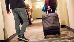 Endlich Ruhe: Wenn der Flieger spät abends mit viel Verspätung landet, bleibt manchmal keine andere Möglichkeit, als ins nächste Hotel zu gehen Endlich Ruhe: Wenn der Flieger spät abends mit viel Verspätung landet, bleibt manchmal keine andere Möglichkeit, als ins nächste Hotel zu gehen