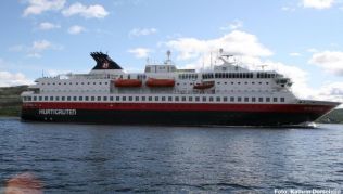 Nirgends ist die Verschmutzung durch Plastik offensichtlicher als auf dem Meer. Hurtigruten will auf einige Artikel aus Plastik jetzt verzichten Nirgends ist die Verschmutzung durch Plastik offensichtlicher als auf dem Meer. Hurtigruten will auf einige Artikel aus Plastik jetzt verzichten
