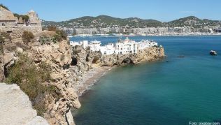 Von Berlin-Tegel geht es mit Germania u.a. auf die Insel Ibiza Von Berlin-Tegel geht es mit Germania u.a. auf die Insel Ibiza