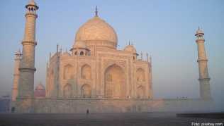 Selbst das weltbekannte Mausoleum Taj Mahal ist von der Luftverschmutzung betroffen Selbst das weltbekannte Mausoleum Taj Mahal ist von der Luftverschmutzung betroffen