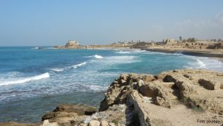 Der Hafen von Caesarea in Israel Der Hafen von Caesarea in Israel