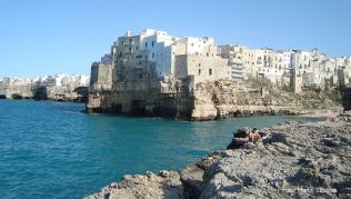 Polignano a Mare, Eintrittspreis für ein Dorf Polignano a Mare, Eintrittspreis für ein Dorf