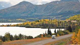 Auf einer Reise durch das Yukon Territory garantiert: Begegnungen mit Bären, großartigen Landschaften und indianischer Kultur Auf einer Reise durch das Yukon Territory garantiert: Begegnungen mit Bären, großartigen Landschaften und indianischer Kultur