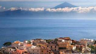Ursprüngliche Dörfer in reizender Landschaft wie hier Agulo auf La Gomera Ursprüngliche Dörfer in reizender Landschaft wie hier Agulo auf La Gomera