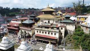 Beliebtes Touristenziel: Im Tempelkomplex Pashupatinath richtete das Erbeben wenig Schaden an - andere Heiligtümer kamen weniger glimpflich davon Beliebtes Touristenziel: Im Tempelkomplex Pashupatinath richtete das Erbeben wenig Schaden an - andere Heiligtümer kamen weniger glimpflich davon