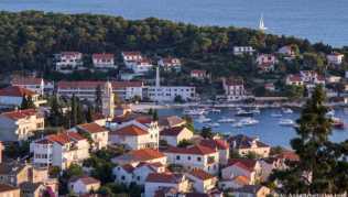 Auch für die Hafenstadt Hvar in Kroatien gilt nun eine Reisewarnung des Auswärtigen Amts Auch für die Hafenstadt Hvar in Kroatien gilt nun eine Reisewarnung des Auswärtigen Amts