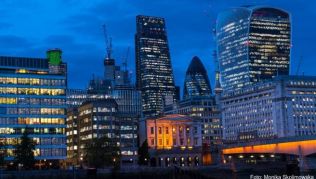 In einen Abschnitt des Londoner Finanzdistrikts sollen ab April 2019 nur noch Fahrzeuge mit sehr niedrigem Schadstoff-Ausstoß gelassen werden In einen Abschnitt des Londoner Finanzdistrikts sollen ab April 2019 nur noch Fahrzeuge mit sehr niedrigem Schadstoff-Ausstoß gelassen werden