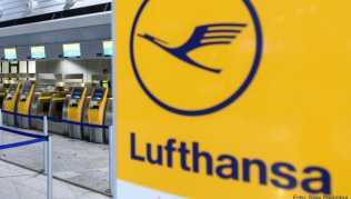 Lufthansa-Kunden können ihre Tickets bis Jahresende kostenlos umbuchen - auch mehrfach Lufthansa-Kunden können ihre Tickets bis Jahresende kostenlos umbuchen - auch mehrfach