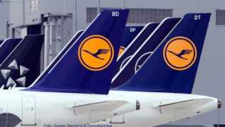Der Lufthansa-Konzern streicht auf seinen Europaflügen die kostenfreie Verpflegung in der Economy-Klasse Der Lufthansa-Konzern streicht auf seinen Europaflügen die kostenfreie Verpflegung in der Economy-Klasse