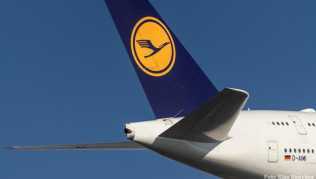 Lufthansa-Kunden können ab sofort bei der Buchung nachhaltigeres Kerosin einkaufen Lufthansa-Kunden können ab sofort bei der Buchung nachhaltigeres Kerosin einkaufen