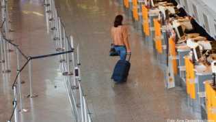 Leere Check-in-Schalter der Lufthansa auf dem Frankfurter Flughafen bei einem Warnstreik Leere Check-in-Schalter der Lufthansa auf dem Frankfurter Flughafen bei einem Warnstreik