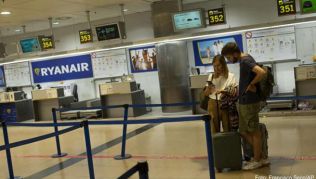 Das Sicherheitspersonal des Madrider Airports Barajas will in einen unbefristeten Streik treten Das Sicherheitspersonal des Madrider Airports Barajas will in einen unbefristeten Streik treten
