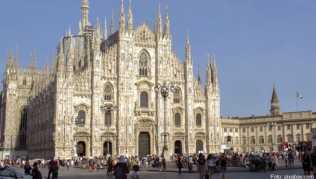 Im Reiseland Italien haben Krankheitsfälle mit dem Krankheitsfällen mit dem Coronavirus Sars-CoV-2 stark zugenommen. Die Behörden versuchen, Großstädte wie Mailand durch Sperrzonen zu schützen Im Reiseland Italien haben Krankheitsfälle mit dem Krankheitsfällen mit dem Coronavirus Sars-CoV-2 stark zugenommen. Die Behörden versuchen, Großstädte wie Mailand durch Sperrzonen zu schützen