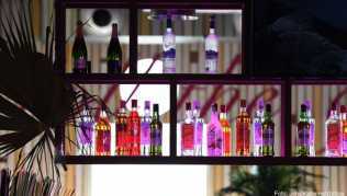 Die Regionalregierung der Balearen verabschiedete einen Erlass, wonach All-Inklusive-Hotels an der Playa de Palma ab Februar nicht mehr unbegrenzt kostenfreien Alkohol anbieten dürfen Die Regionalregierung der Balearen verabschiedete einen Erlass, wonach All-Inklusive-Hotels an der Playa de Palma ab Februar nicht mehr unbegrenzt kostenfreien Alkohol anbieten dürfen