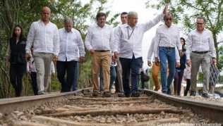 Andres Manuel Lopez Obrador (3.v.r.), Präsident von Mexiko, bei einer Veranstaltung zum künftigen «Tren Maya» (Maya-Zug)