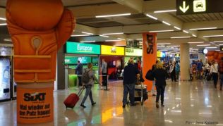 Reisende müssen sich gut auf das Fahrn in Neuseeland vorbereiten Reisende müssen sich gut auf das Fahrn in Neuseeland vorbereiten