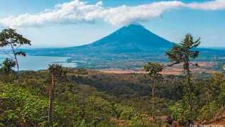 Der imposante Vulkan Concepción auf Ometepe im Nicaragua-See Der imposante Vulkan Concepción auf Ometepe im Nicaragua-See