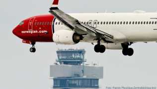 Neue Regel: Wer mit Norwegian im günstigsten Tarif fliegt, muss jetzt für Handgepäckstücke zahlen, die nicht unter den Vordersitz passen Neue Regel: Wer mit Norwegian im günstigsten Tarif fliegt, muss jetzt für Handgepäckstücke zahlen, die nicht unter den Vordersitz passen