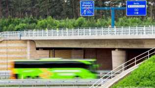 Unterwegs mit einem Fernbus in Mecklenburg-Vorpommern: Fahrgäste haben hier klar festgelegte Rechte Unterwegs mit einem Fernbus in Mecklenburg-Vorpommern: Fahrgäste haben hier klar festgelegte Rechte